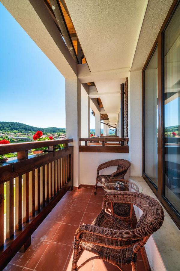 Spa Complex Belchin Spring Экстерьер фото